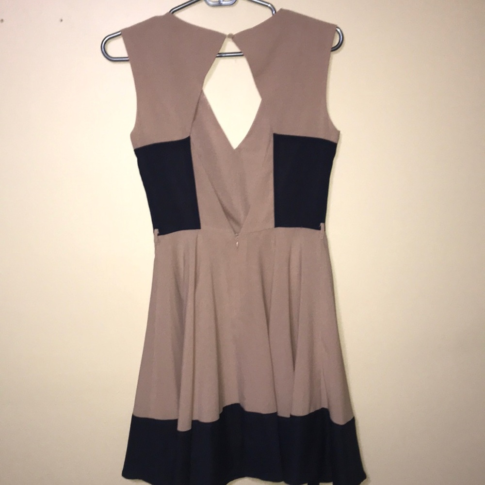 Backless Dress - Picture 4 of 5